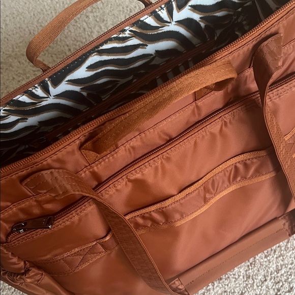 Lug Shoulder Bag - Picture 4 of 6